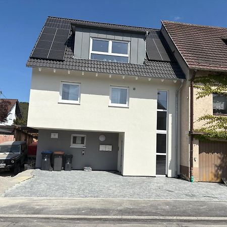 Stylisches Maybach Appartement Mit Terrasse Fuer 5 Personen, 5 Betten, Grosse Kochinsel, Homeoffice Mit 250Mbit Wlan Aidlingen Ngoại thất bức ảnh