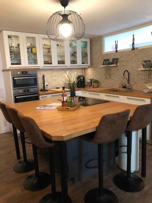 Stylisches Maybach Appartement Mit Terrasse Fuer 5 Personen, 5 Betten, Grosse Kochinsel, Homeoffice Mit 250Mbit Wlan Aidlingen Ngoại thất bức ảnh