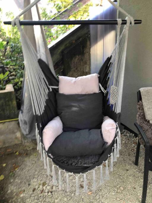 Stylisches Maybach Appartement Mit Terrasse Fuer 5 Personen, 5 Betten, Grosse Kochinsel, Homeoffice Mit 250Mbit Wlan Aidlingen Ngoại thất bức ảnh