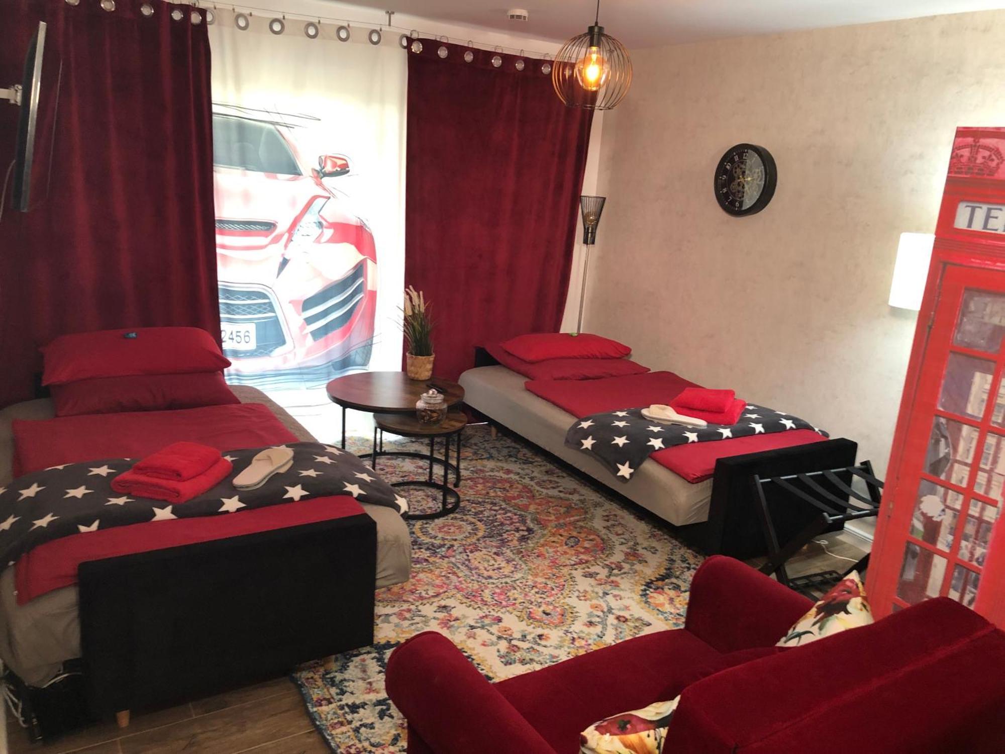 Stylisches Maybach Appartement Mit Terrasse Fuer 5 Personen, 5 Betten, Grosse Kochinsel, Homeoffice Mit 250Mbit Wlan Aidlingen Ngoại thất bức ảnh