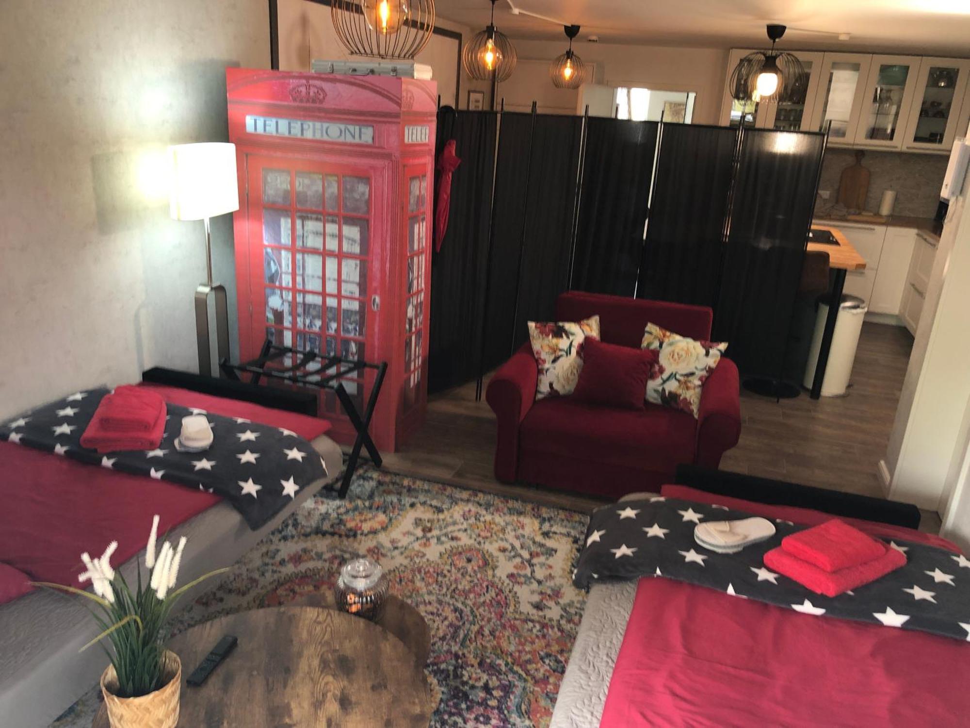 Stylisches Maybach Appartement Mit Terrasse Fuer 5 Personen, 5 Betten, Grosse Kochinsel, Homeoffice Mit 250Mbit Wlan Aidlingen Ngoại thất bức ảnh